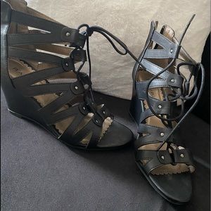 Wedge shoes